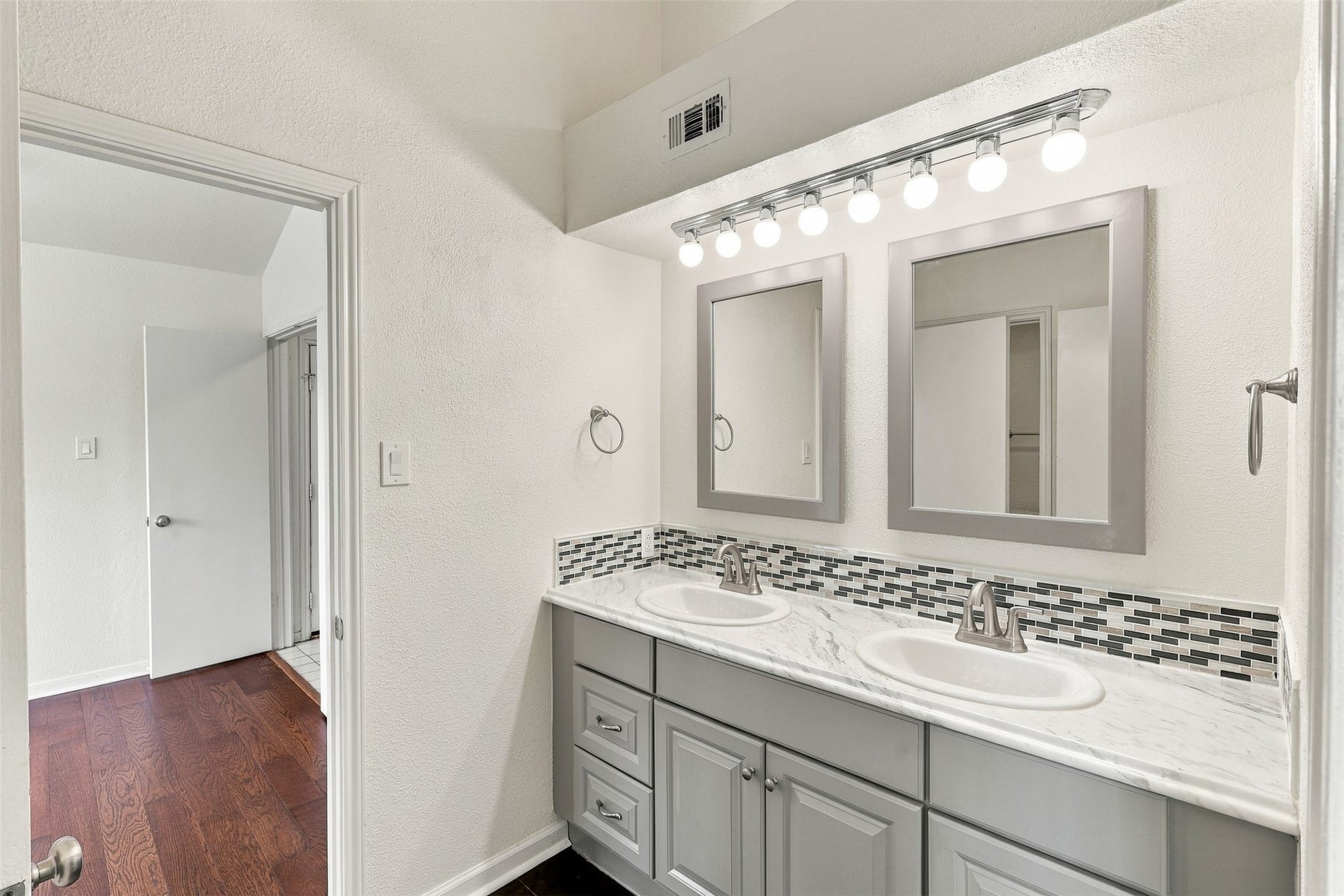 8055 Cambridge Street, #84, Houston, TX 77054 8055 Cambridge Street, #84, Houston, TX 77054