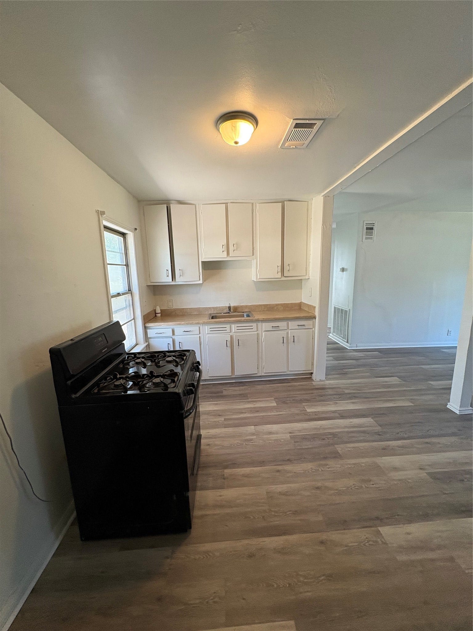 3711 Cosby Street, Houston, TX 77021 3711 Cosby Street, Houston, TX 77021