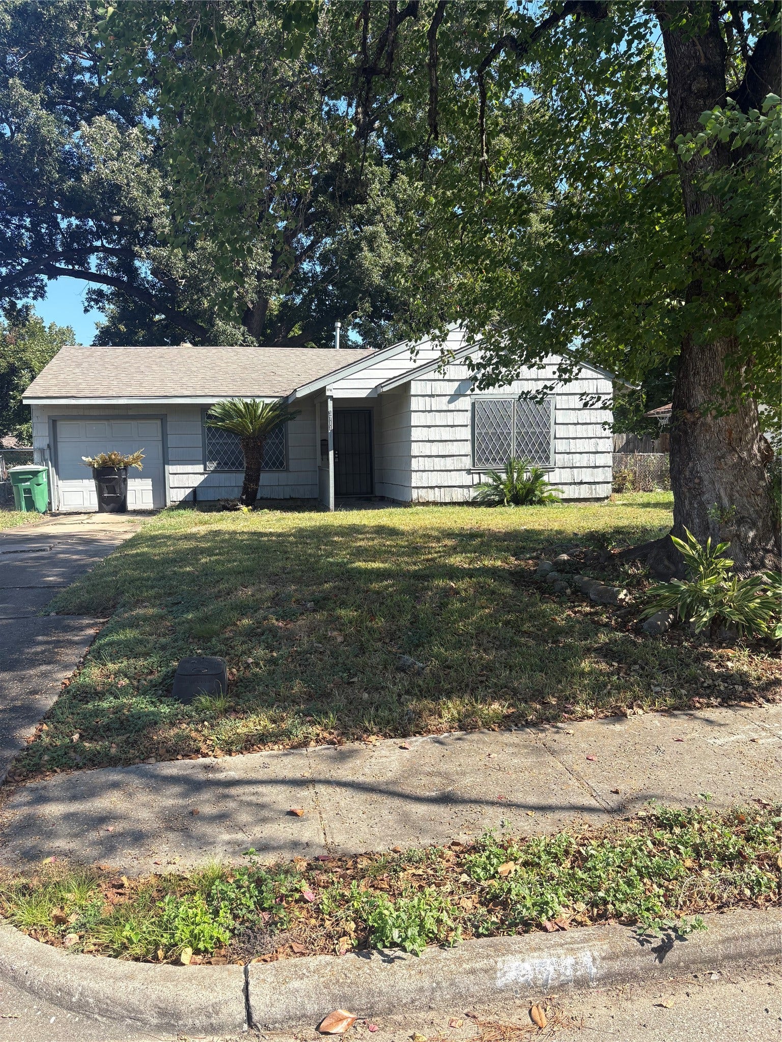 3711 Cosby Street, Houston, TX 77021 3711 Cosby Street, Houston, TX 77021