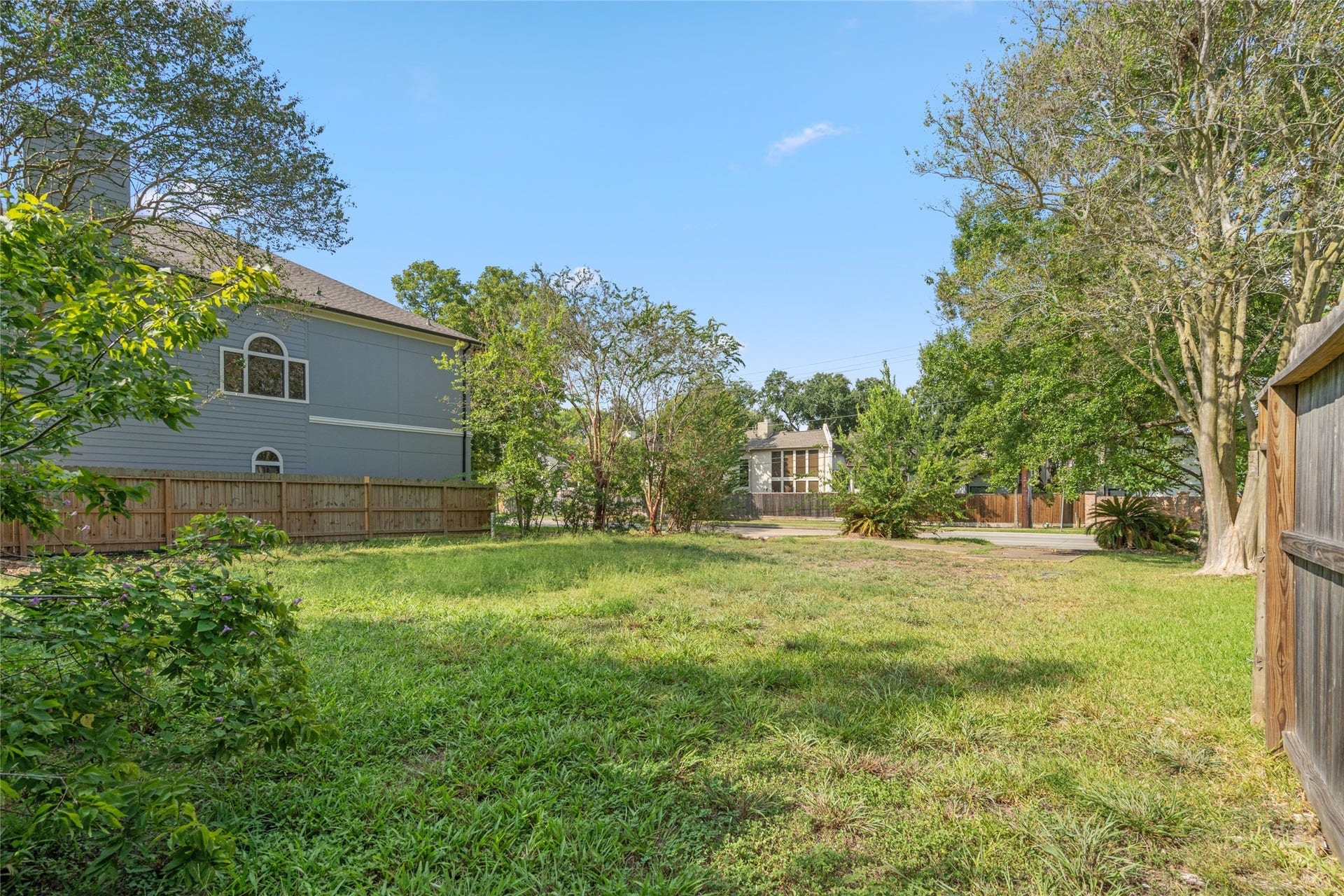 5517 Newcastle Street, Bellaire, TX 77401