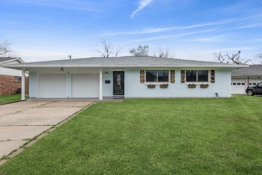 Property photo for 901 Luella Avenue, Deer Park, TX