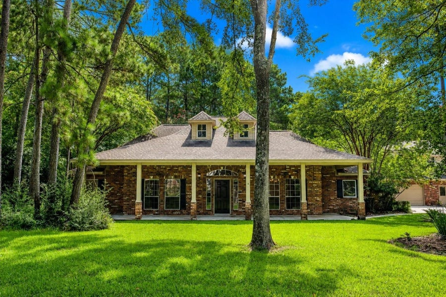 Property photo for 10034 Crestwater Circle, Magnolia, TX
