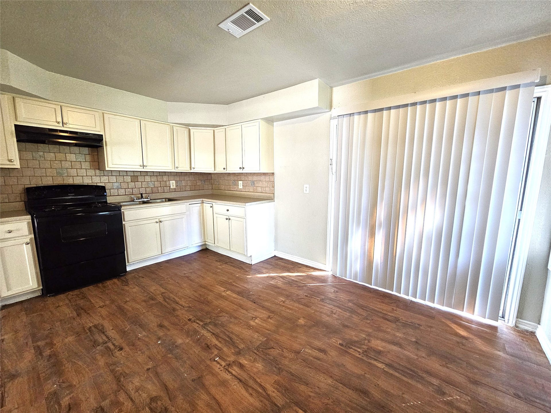 1521 4th Avenue N, Texas City, TX 77590 1521 4th Avenue N, Texas City, TX 77590