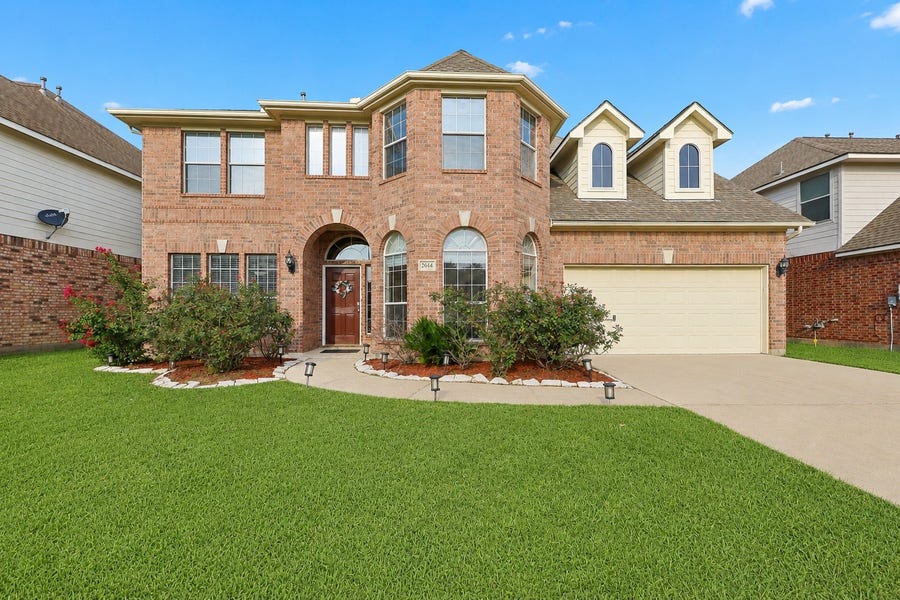 Property photo for 2614 Sunset Lake Drive, Sugar Land, TX