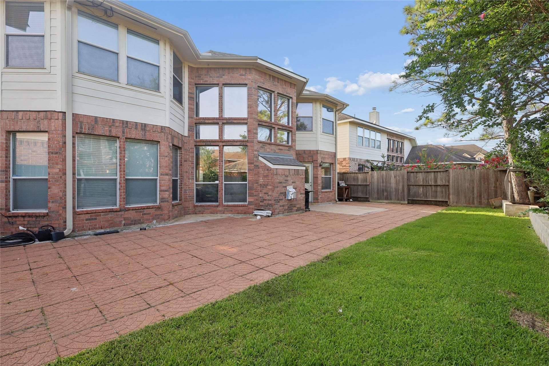2614 Sunset Lake Drive, Sugar Land, TX 77478 2614 Sunset Lake Drive, Sugar Land, TX 77478