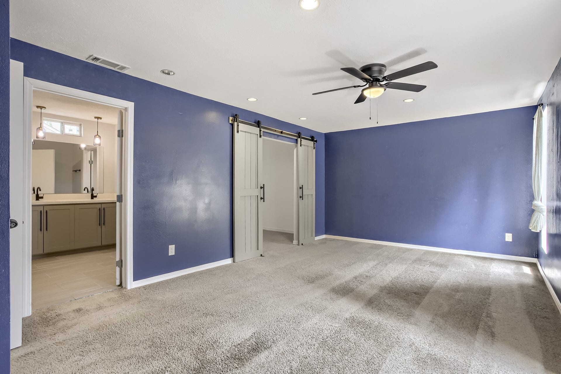 16505 Cornwall Street, Jersey Village, TX 77040 View of the first-floor primary bedroom