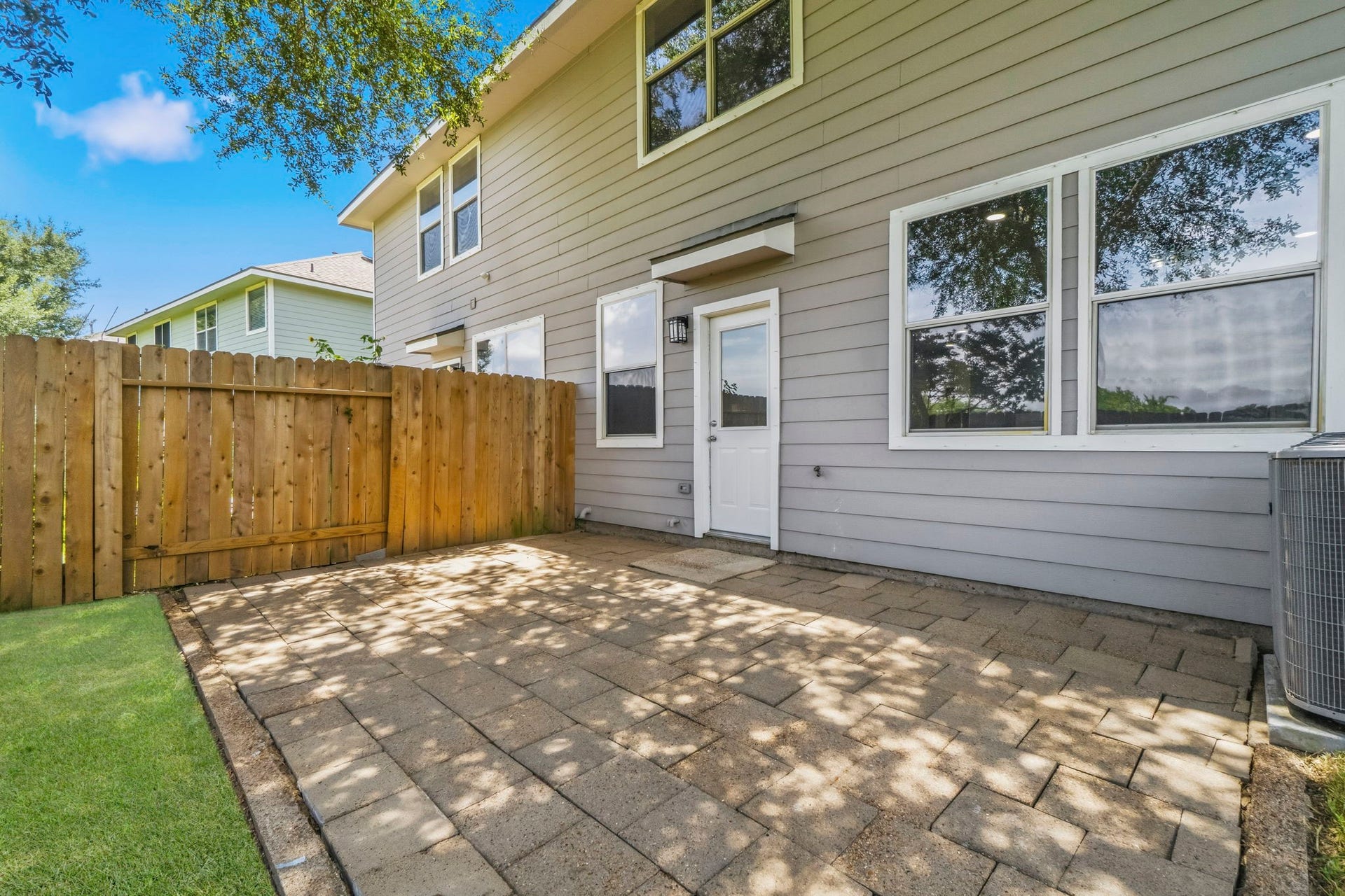 238 Drake Run Lane, Dickinson, TX 77539 Enjoy quiet reading time on this deck with no back neighbors