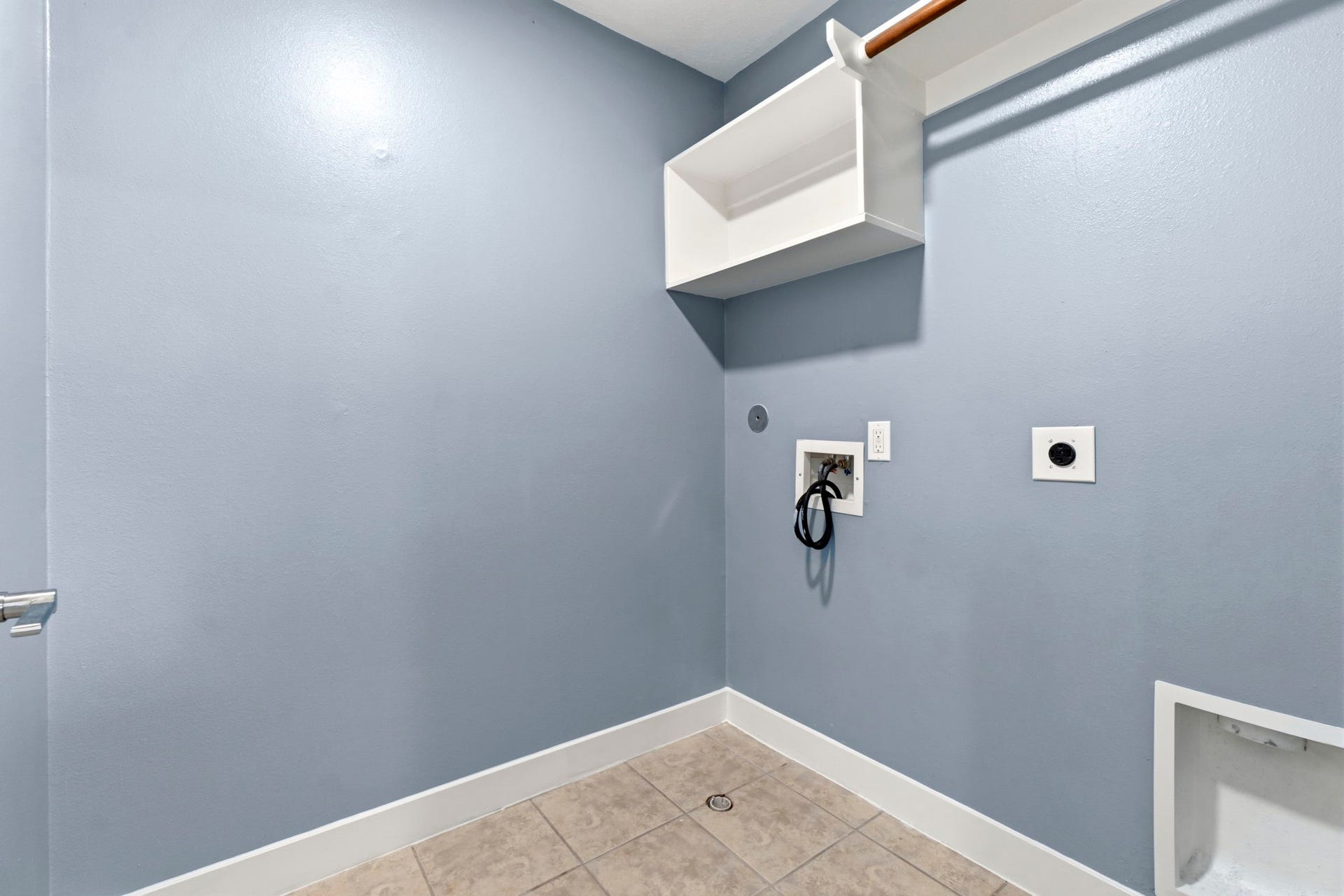 238 Drake Run Lane, Dickinson, TX 77539 Utility in Home