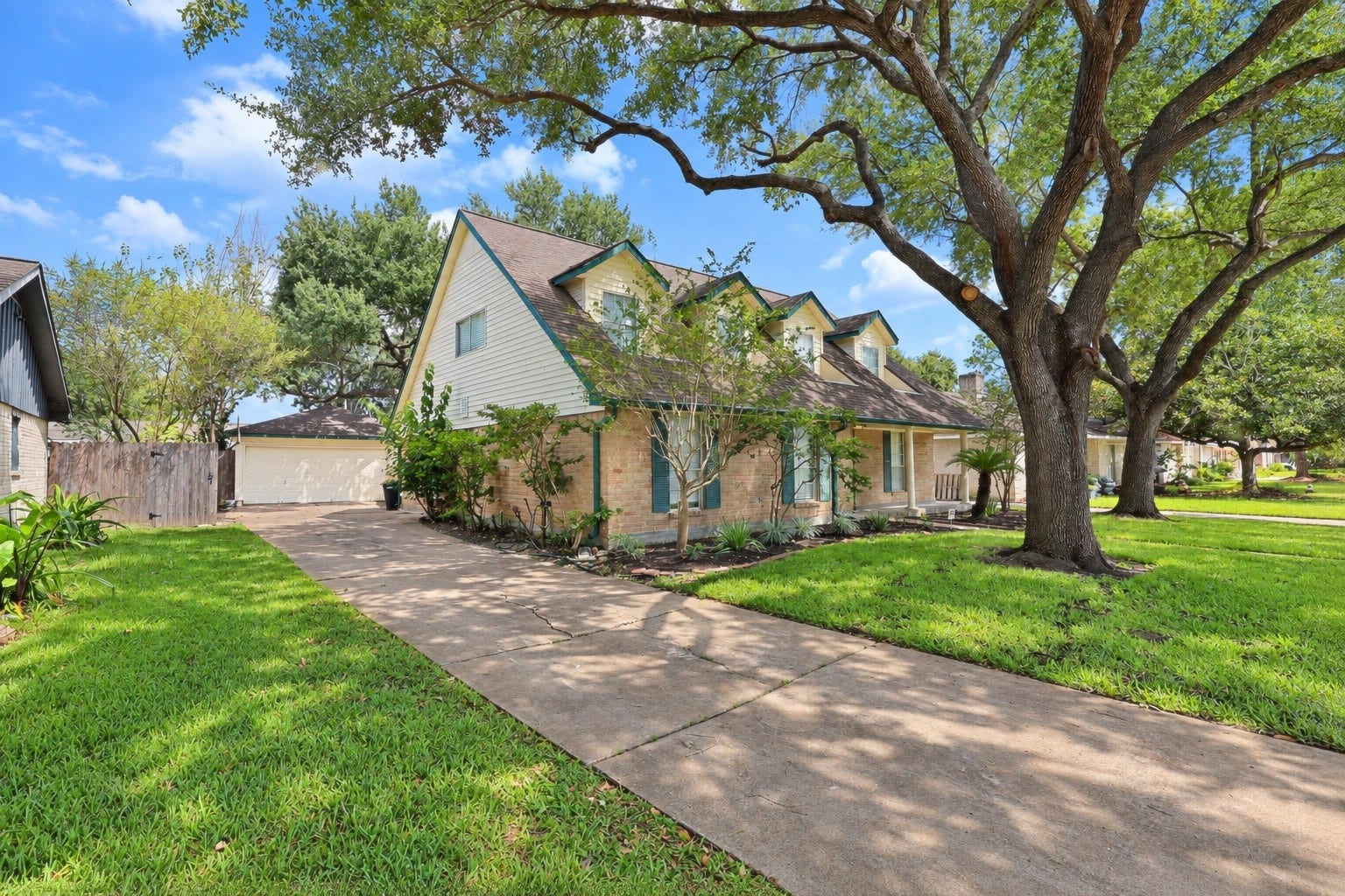 12034 Meadowdale Drive, Meadows Place, TX 77477 Welcome home to 12034 Meadowdale Dr!