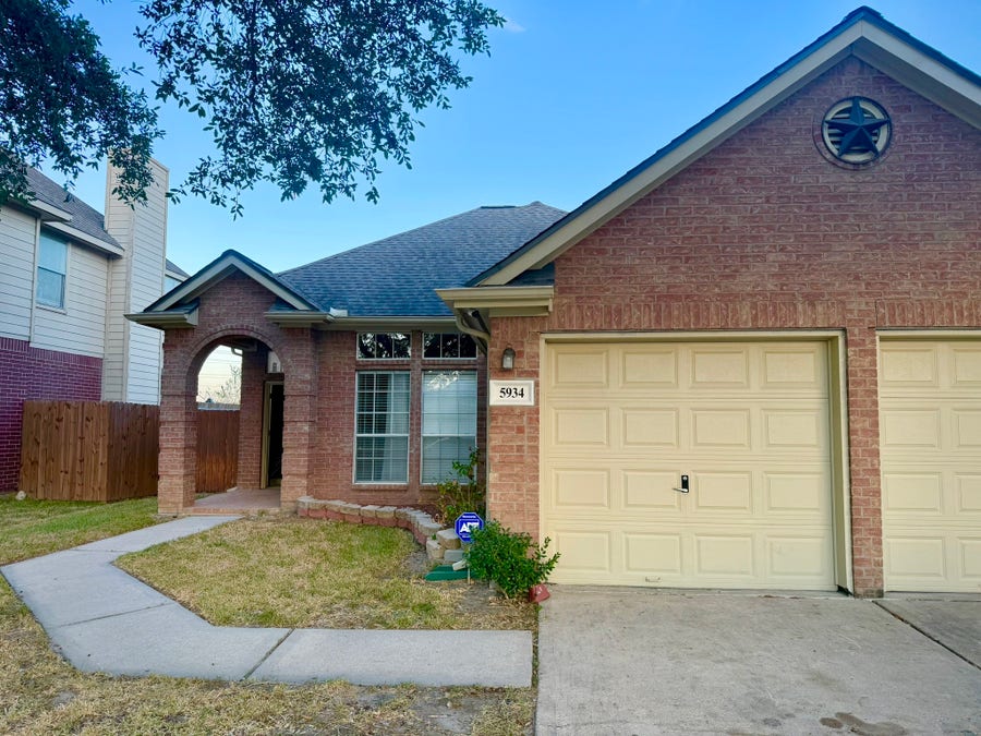 Property photo for 5934 Brenwood Glen Trail, Katy, TX