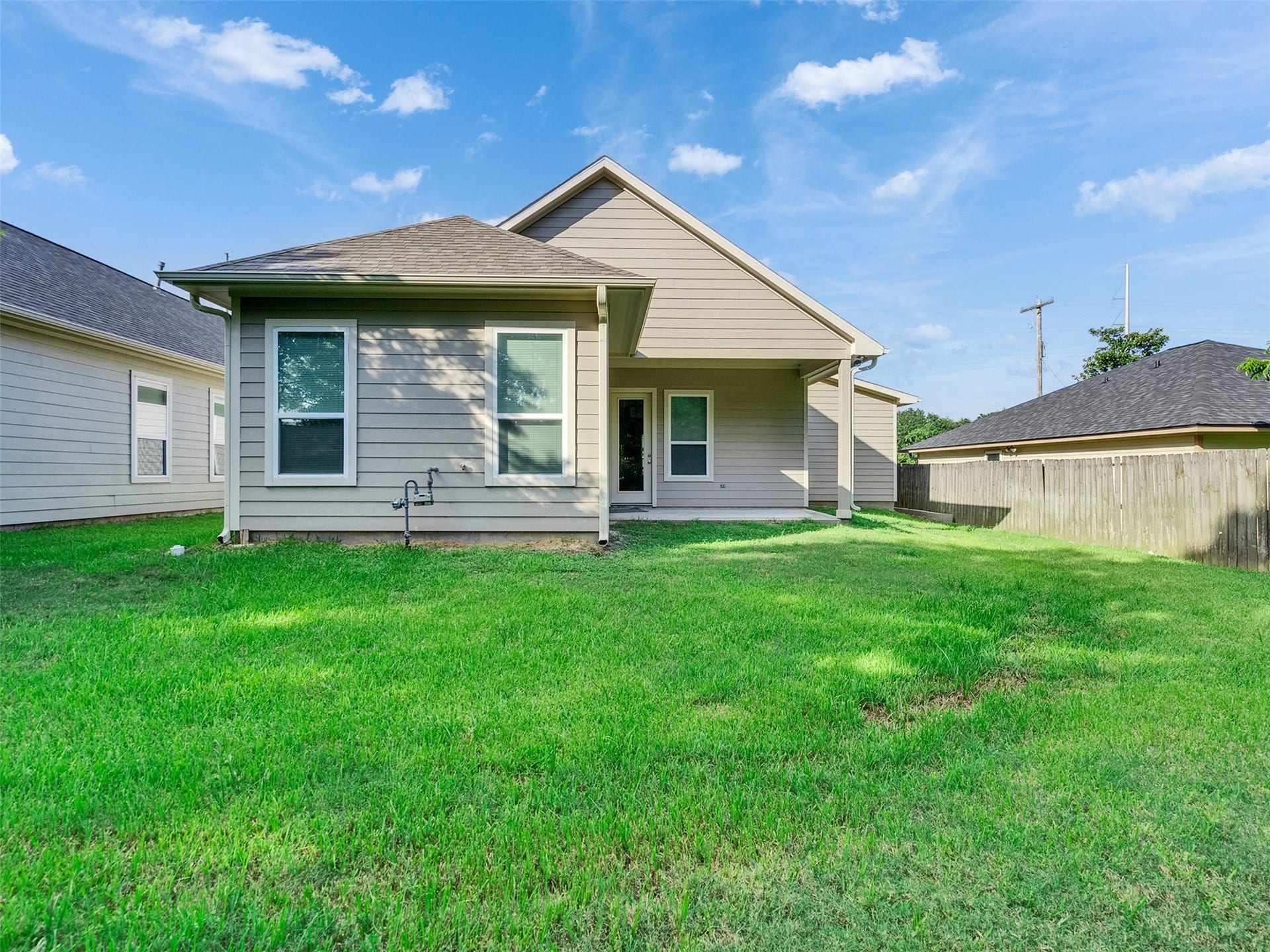 4106 Hill Avenue, Dickinson, TX 77539 4106 Hill Avenue, Dickinson, TX 77539