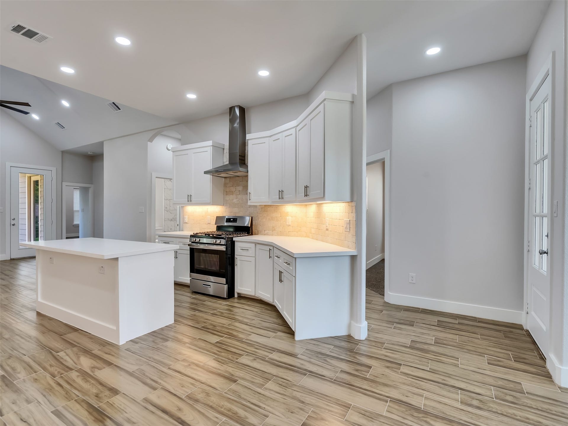 4106 Hill Avenue, Dickinson, TX 77539 4106 Hill Avenue, Dickinson, TX 77539