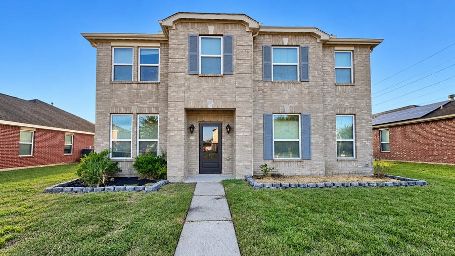 Property photo for 1991 Tranquility Lane, League City, TX