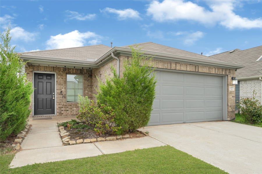 Property photo for 322 Pickwick Gardens Lane, Magnolia, TX