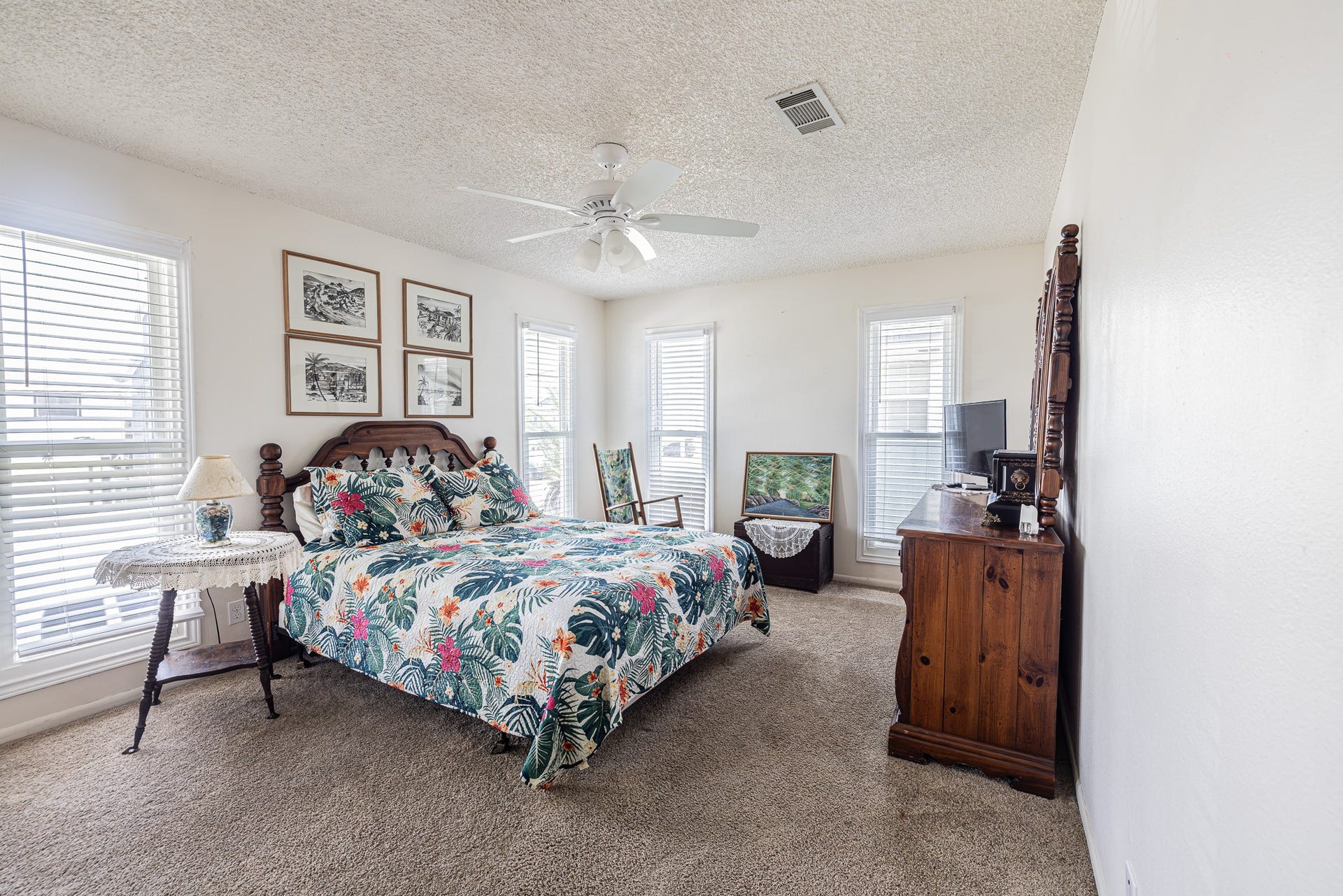 321 Ling Street, Hitchcock, TX 77563 321 Ling Street, Hitchcock, TX 77563