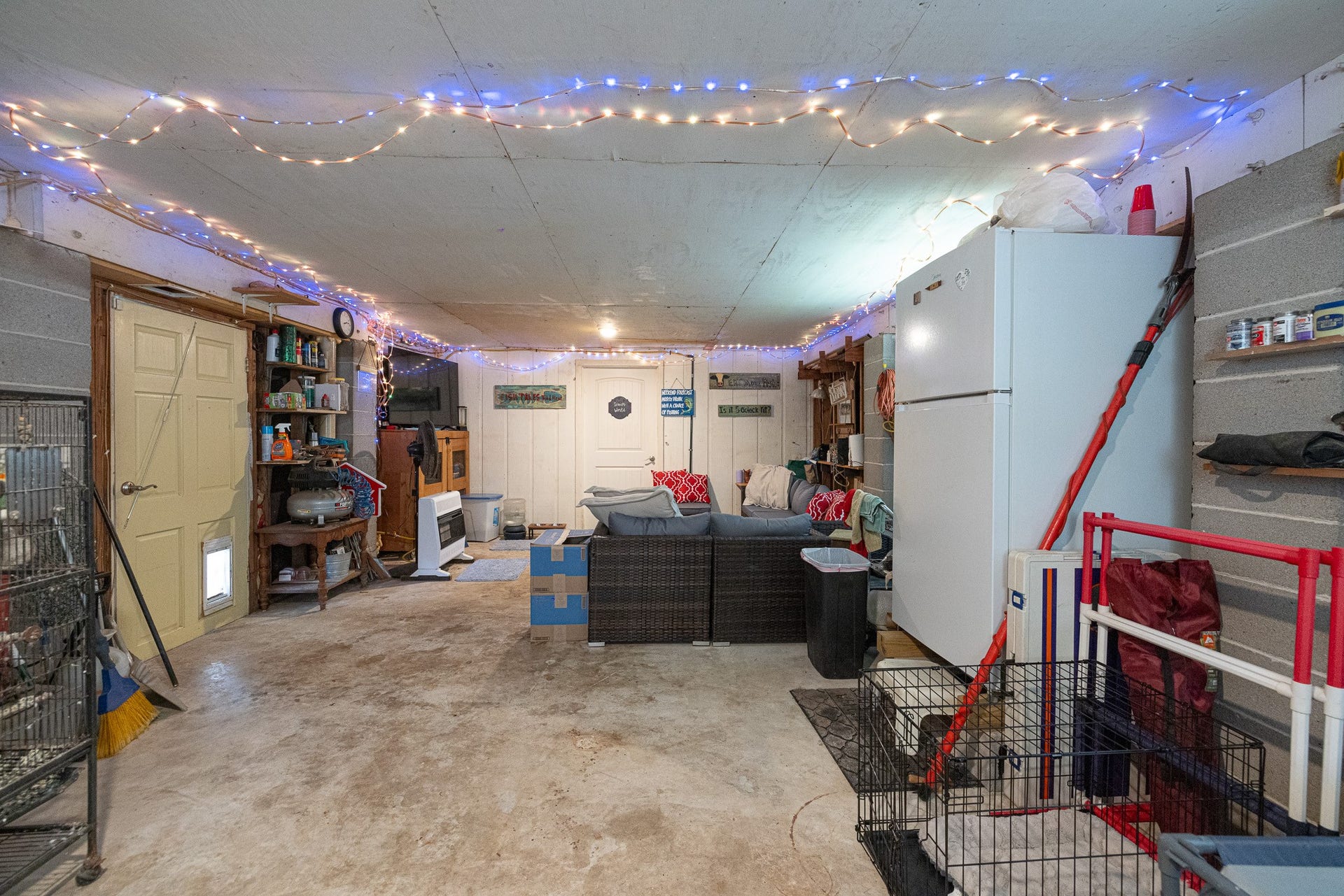 321 Ling Street, Hitchcock, TX 77563 basement