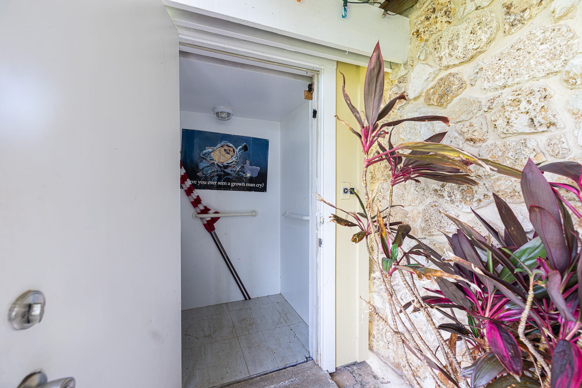 321 Ling Street, Hitchcock, TX 77563 elevator lift