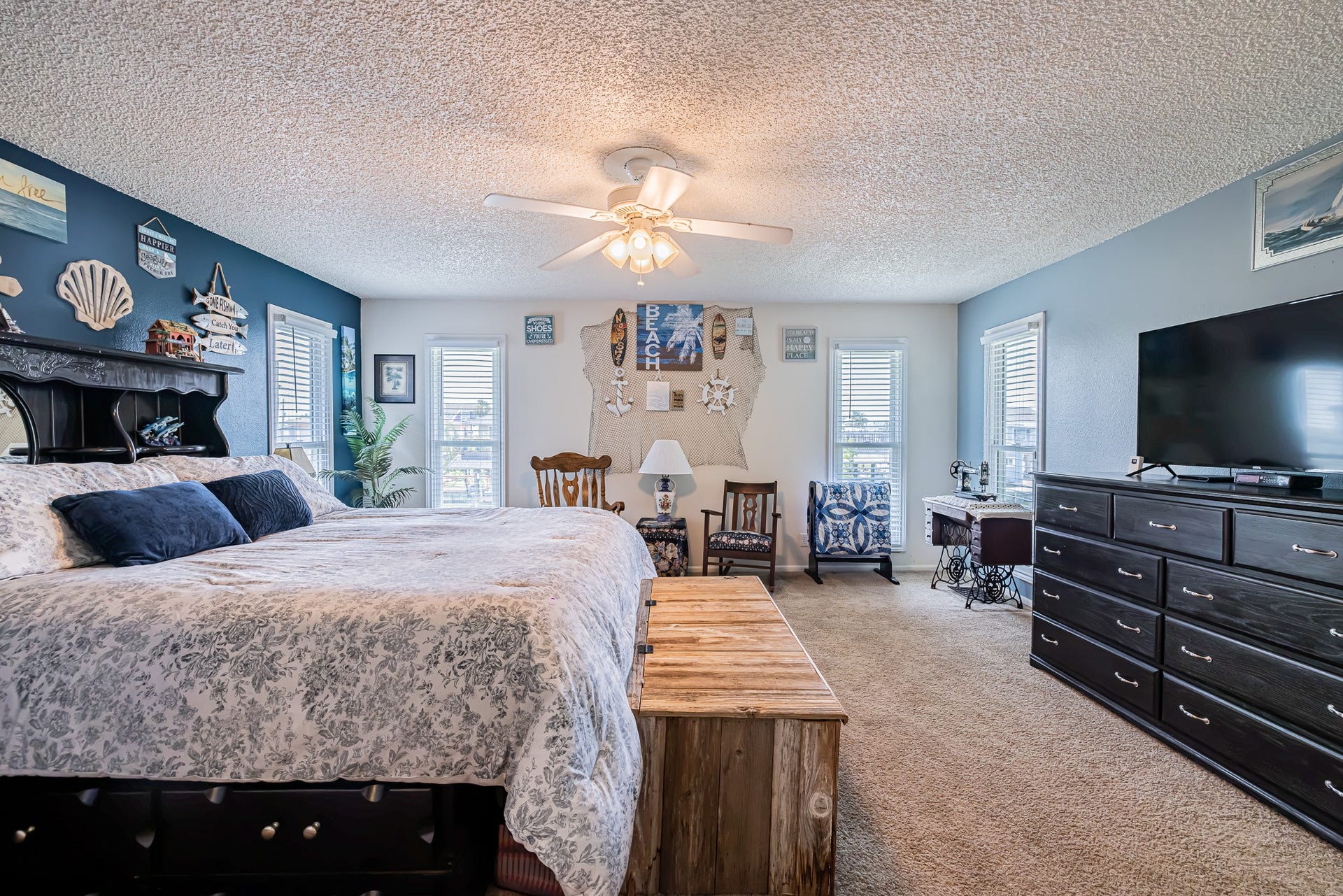 321 Ling Street, Hitchcock, TX 77563 321 Ling Street, Hitchcock, TX 77563