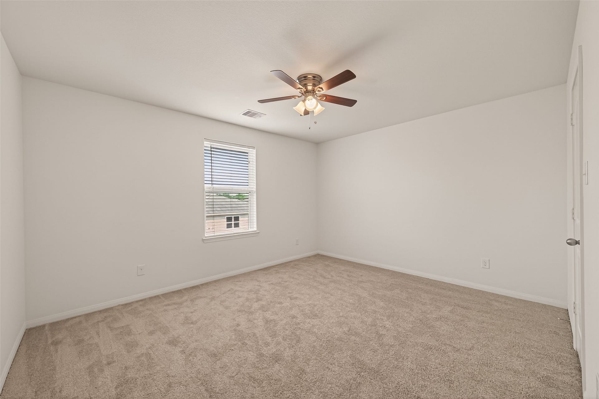 2085 Saras Way, Brookshire, TX 77423 Upstairs fourth bedroom