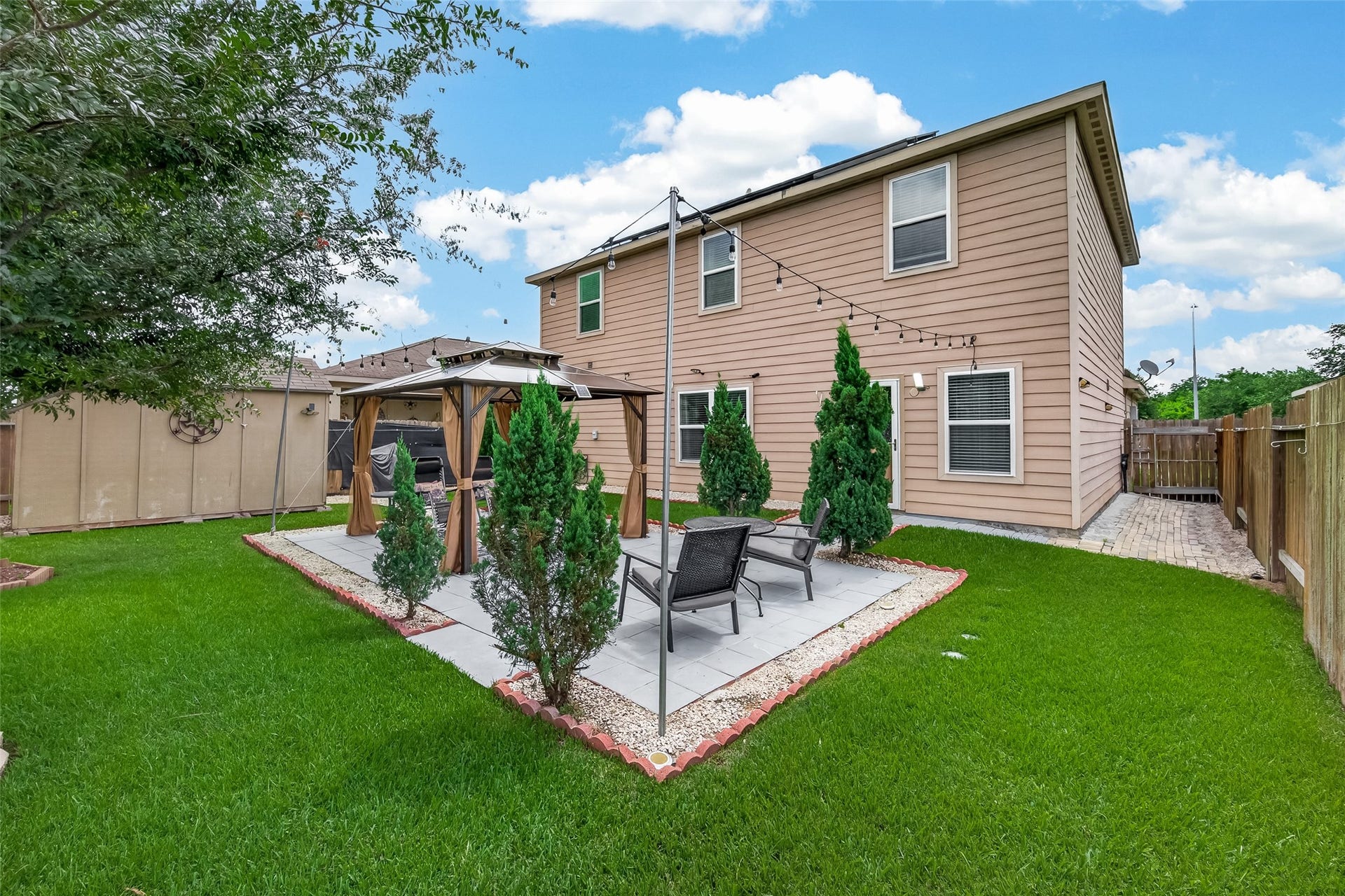 2085 Saras Way, Brookshire, TX 77423 2085 Saras Way, Brookshire, TX 77423