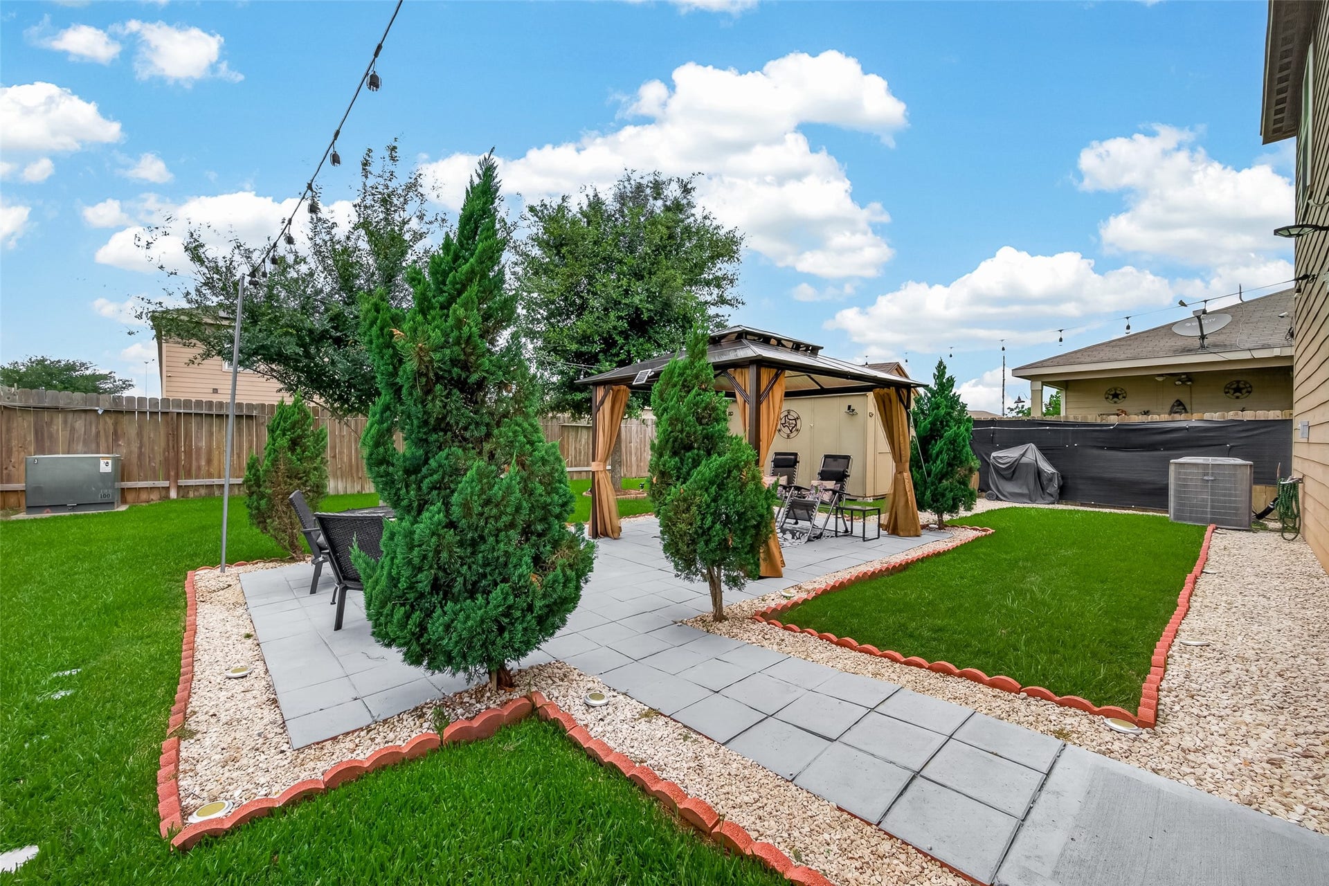 2085 Saras Way, Brookshire, TX 77423 2085 Saras Way, Brookshire, TX 77423