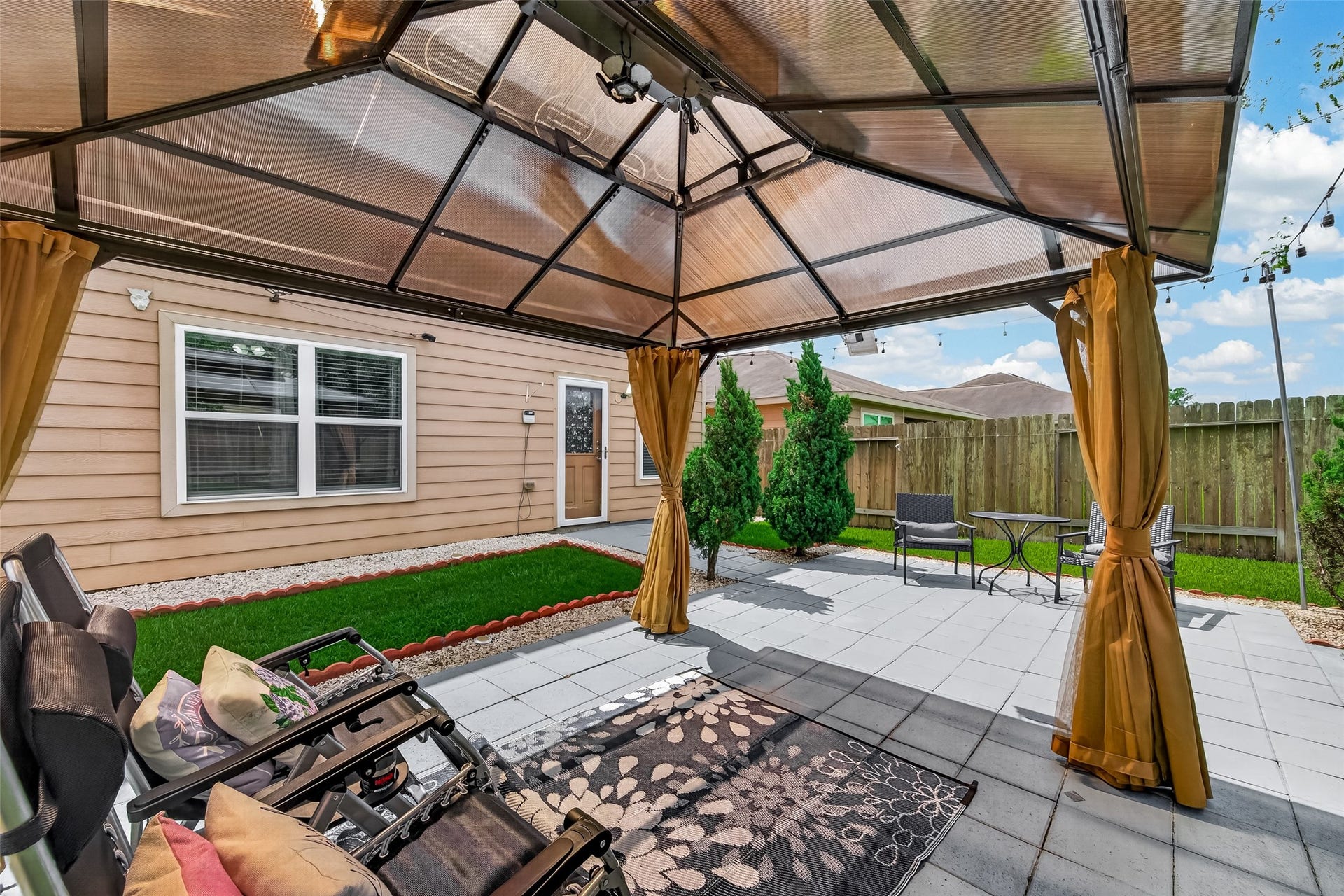 2085 Saras Way, Brookshire, TX 77423 2085 Saras Way, Brookshire, TX 77423