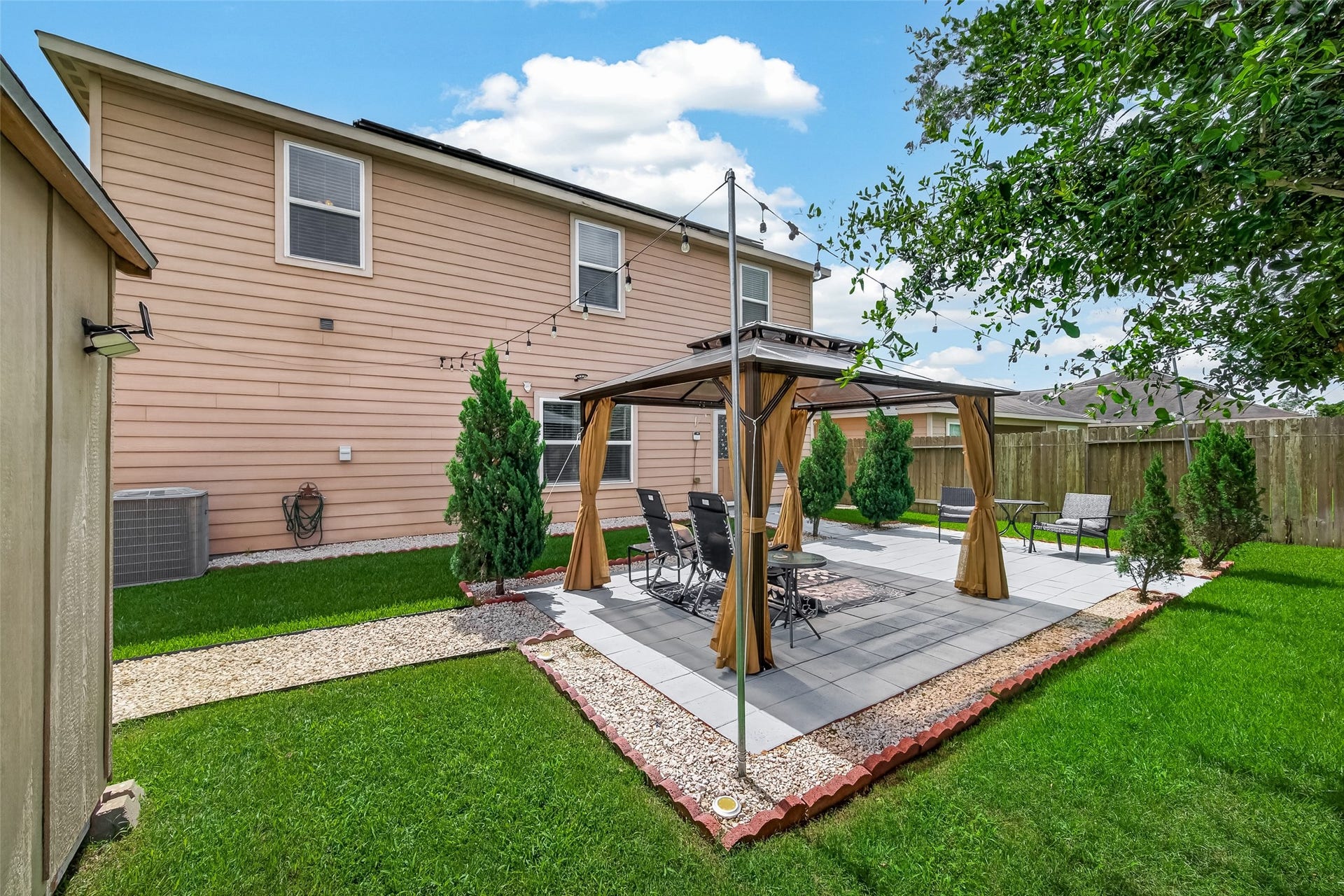 2085 Saras Way, Brookshire, TX 77423 2085 Saras Way, Brookshire, TX 77423