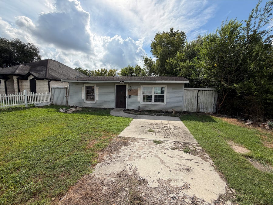 Property photo for 310 Georgia Street, Houston, TX