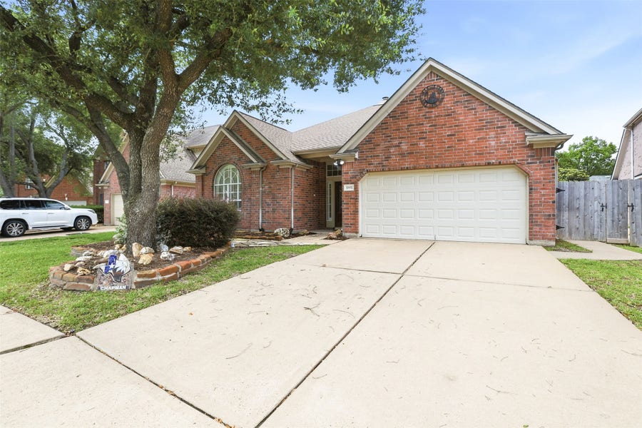 Property photo for 12115 Canyon Glen Drive, Houston, TX