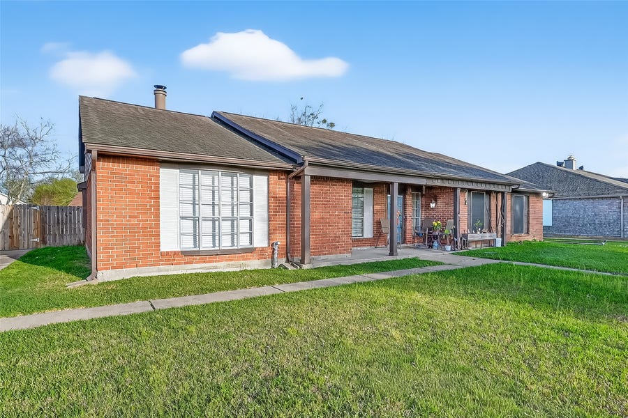 Property photo for 9111 Benthos Drive, Houston, TX