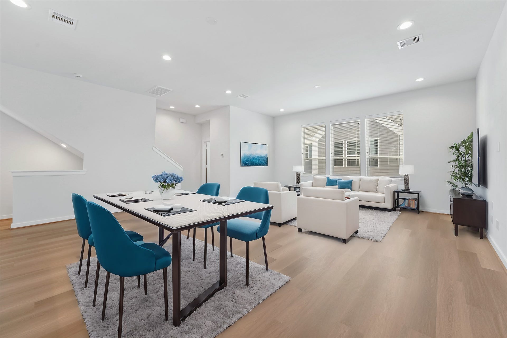1013 Erin Street, #S, Houston, TX 77009 2nd Floor Living and Dining Area w/ Half Bath