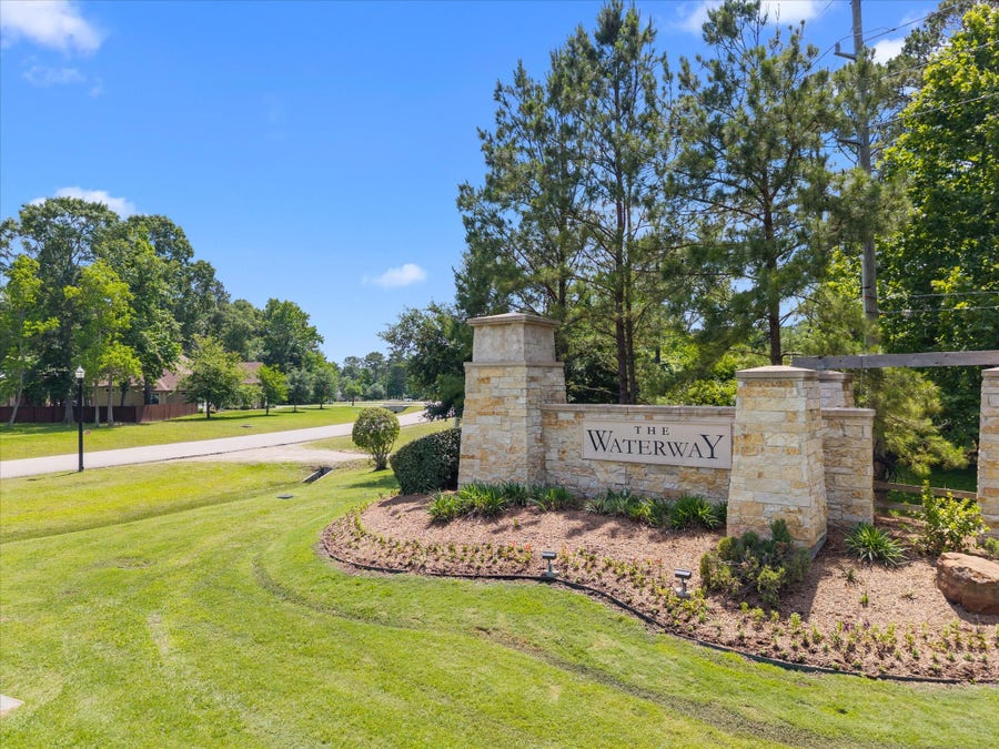 Property photo for 626 N Commons View Drive, Houston, TX