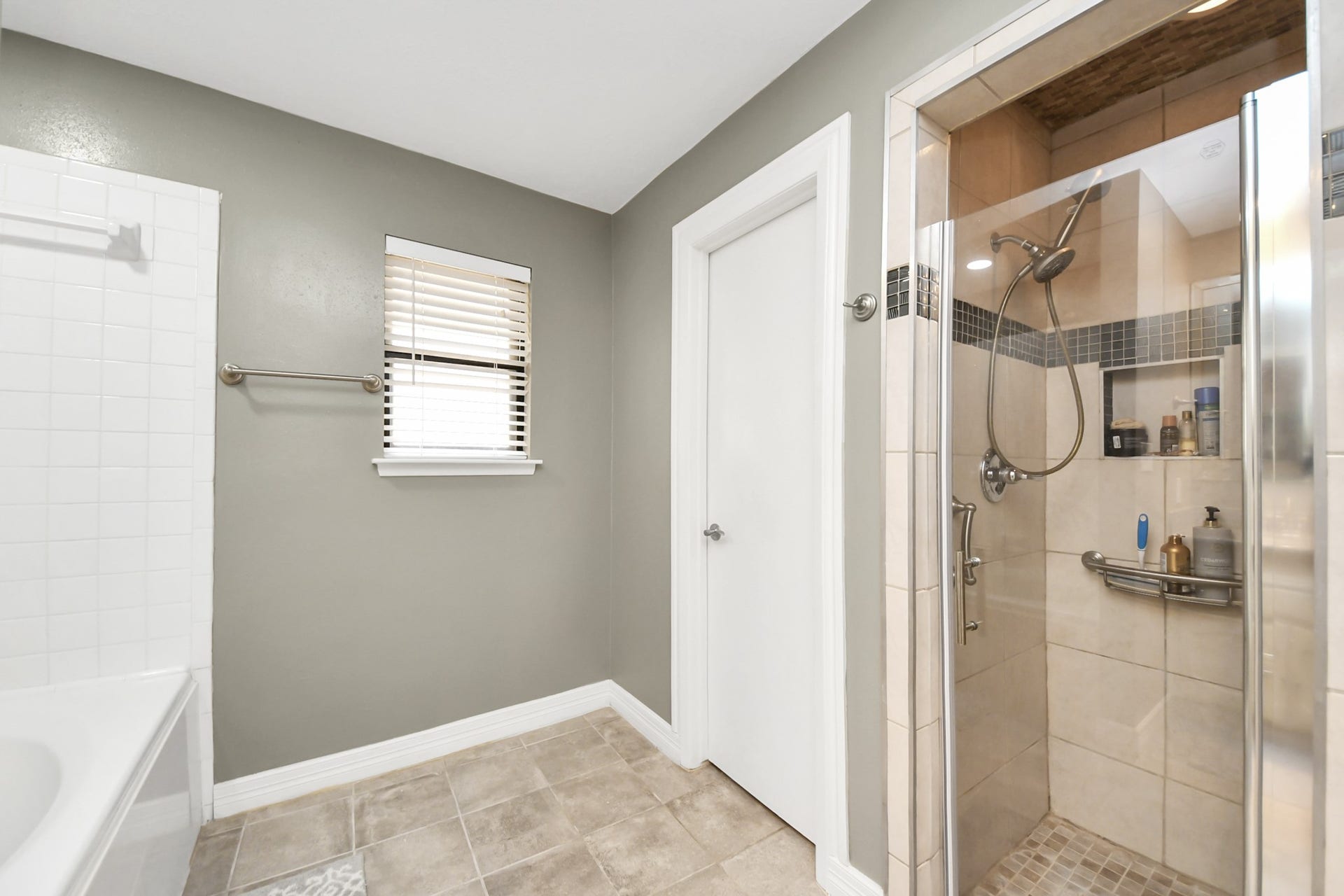 1710 Mayweather Lane, Richmond, TX 77406 A soaking tub and separate walk-in shower create a functional layout for everyday living.