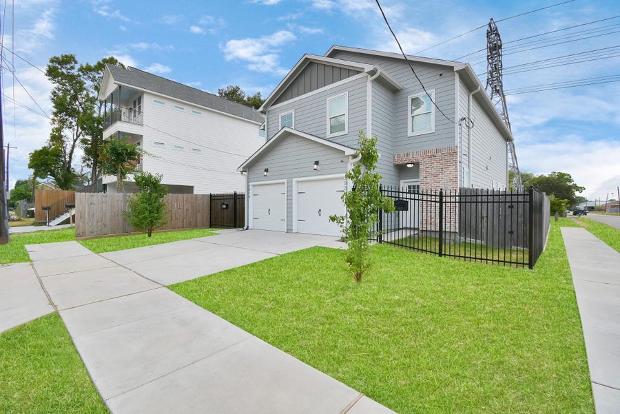 Property photo for 3019 Elysian Street, Houston, TX