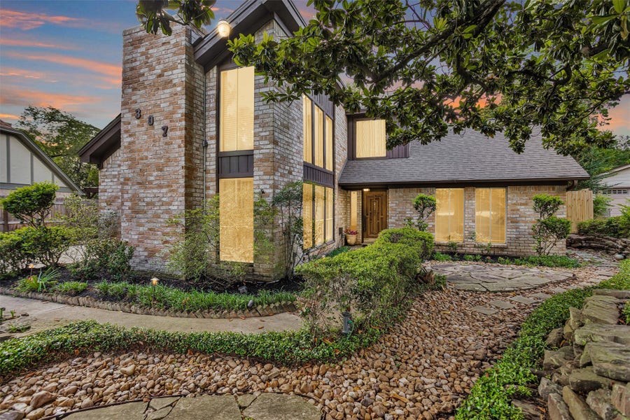 Property photo for 307 Prince Of Wales Street, Conroe, TX