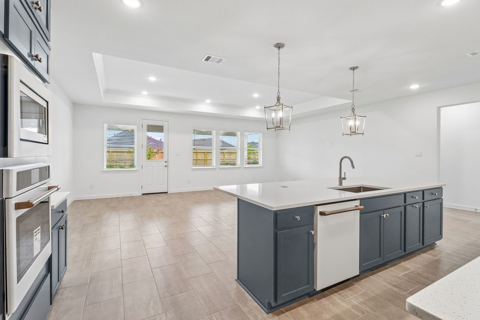 11822 Old Fashion Circle, Mont Belvieu, TX 77535 11822 Old Fashion Circle, Mont Belvieu, TX 77535