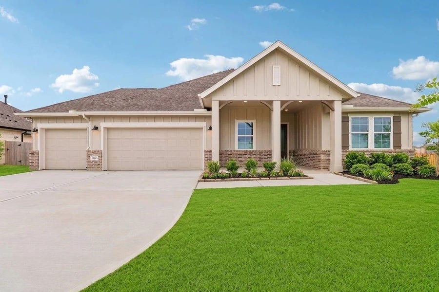 Property photo for 11822 Old Fashion Circle, Mont Belvieu, TX