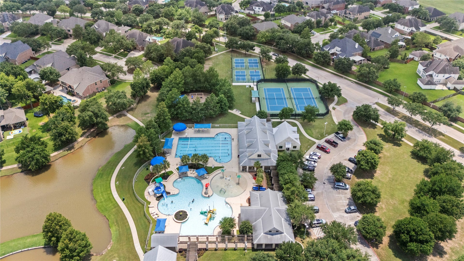 7811 Ravens Point Drive, Richmond, TX 77406 Residents love the mature trees, miles of walking trails, resort-style amenities, parks, pools, fitness center, and strong sense of community.
