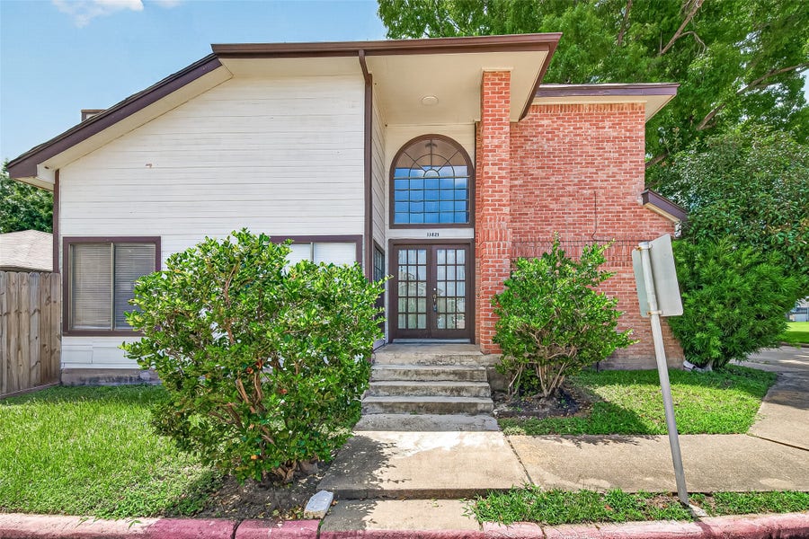 Property photo for 13823 Royal Oak Street, Houston, TX
