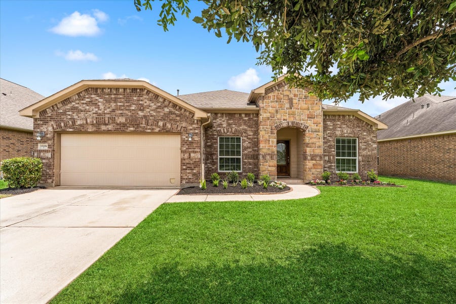 Property photo for 15206 Zenith Glen Lane, Cypress, TX