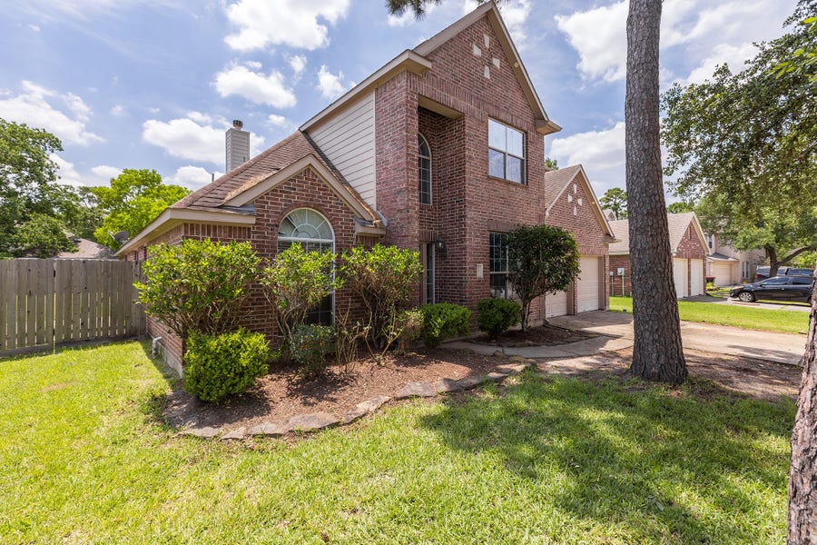 Property photo for 15011 Cozy Hollow Lane, Houston, TX