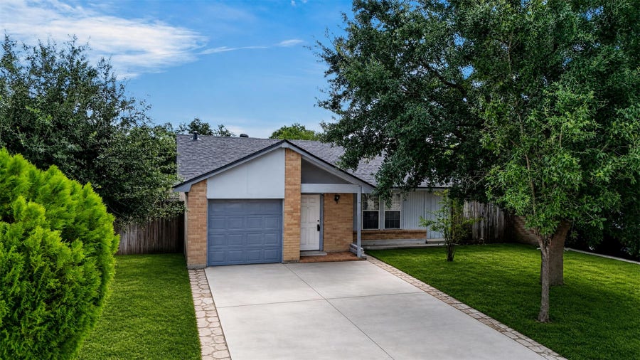 Property photo for 11918 E Marsham Circle, Houston, TX