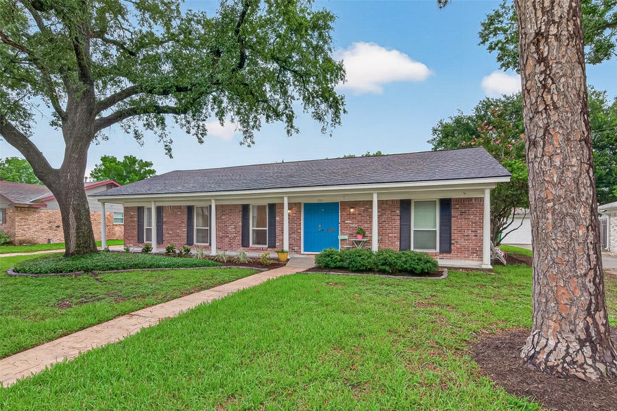 Property photo for 5810 Creekbend Drive, Houston, TX
