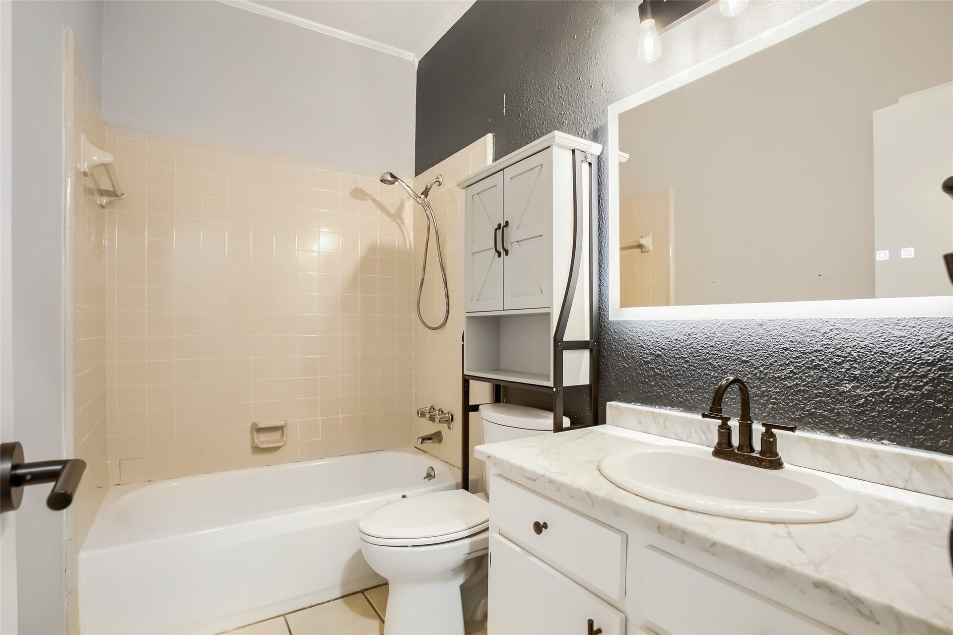 1818 Augusta Drive, #13, Houston, TX 77057 Dimmable Backlit Led Vanity Mirror, Bidet, Linen Closet & Hamper behind door