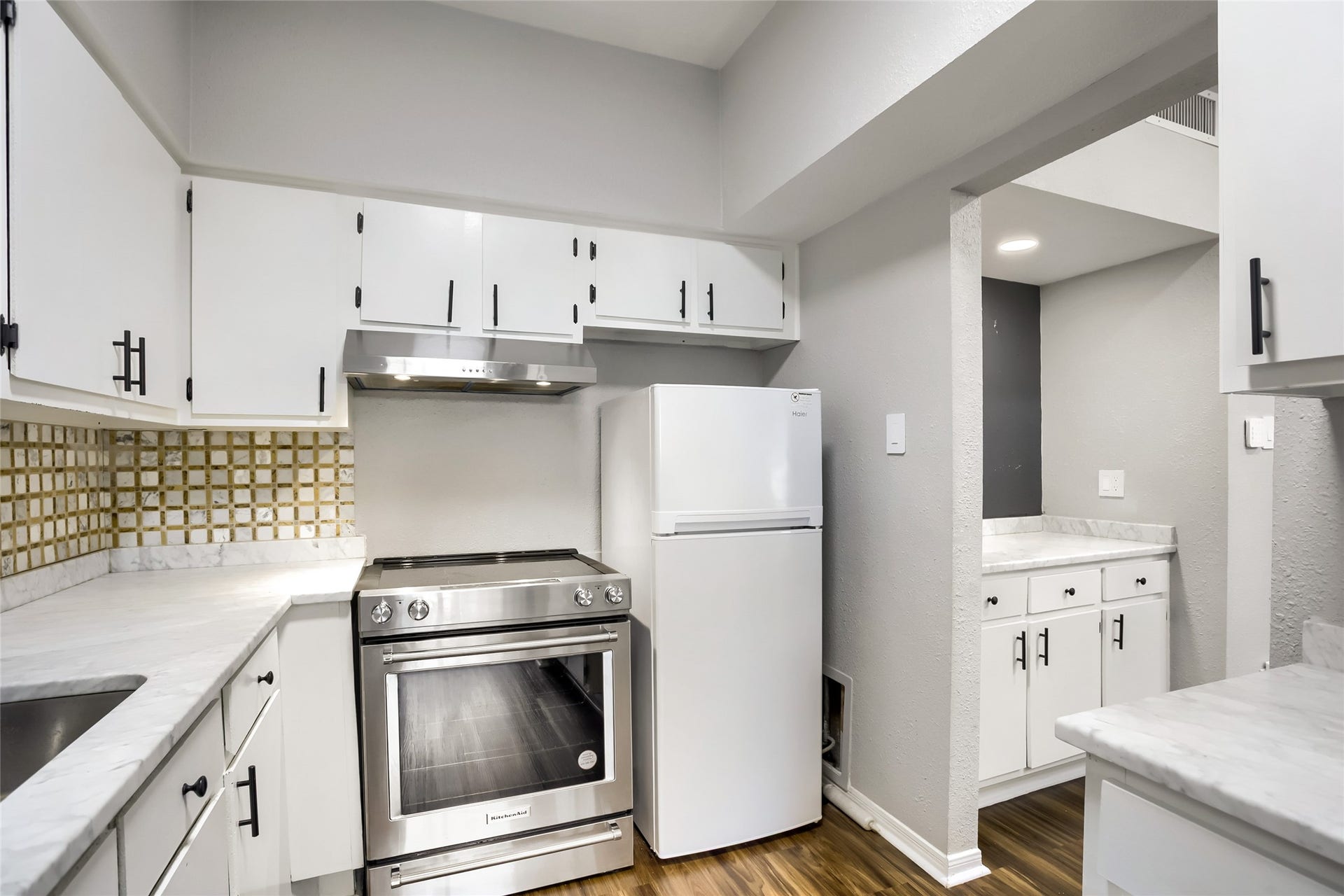 1818 Augusta Drive, #13, Houston, TX 77057 1818 Augusta Drive, #13, Houston, TX 77057