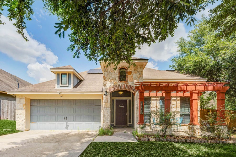 Property photo for 940 Oak Lynn Drive, Conroe, TX