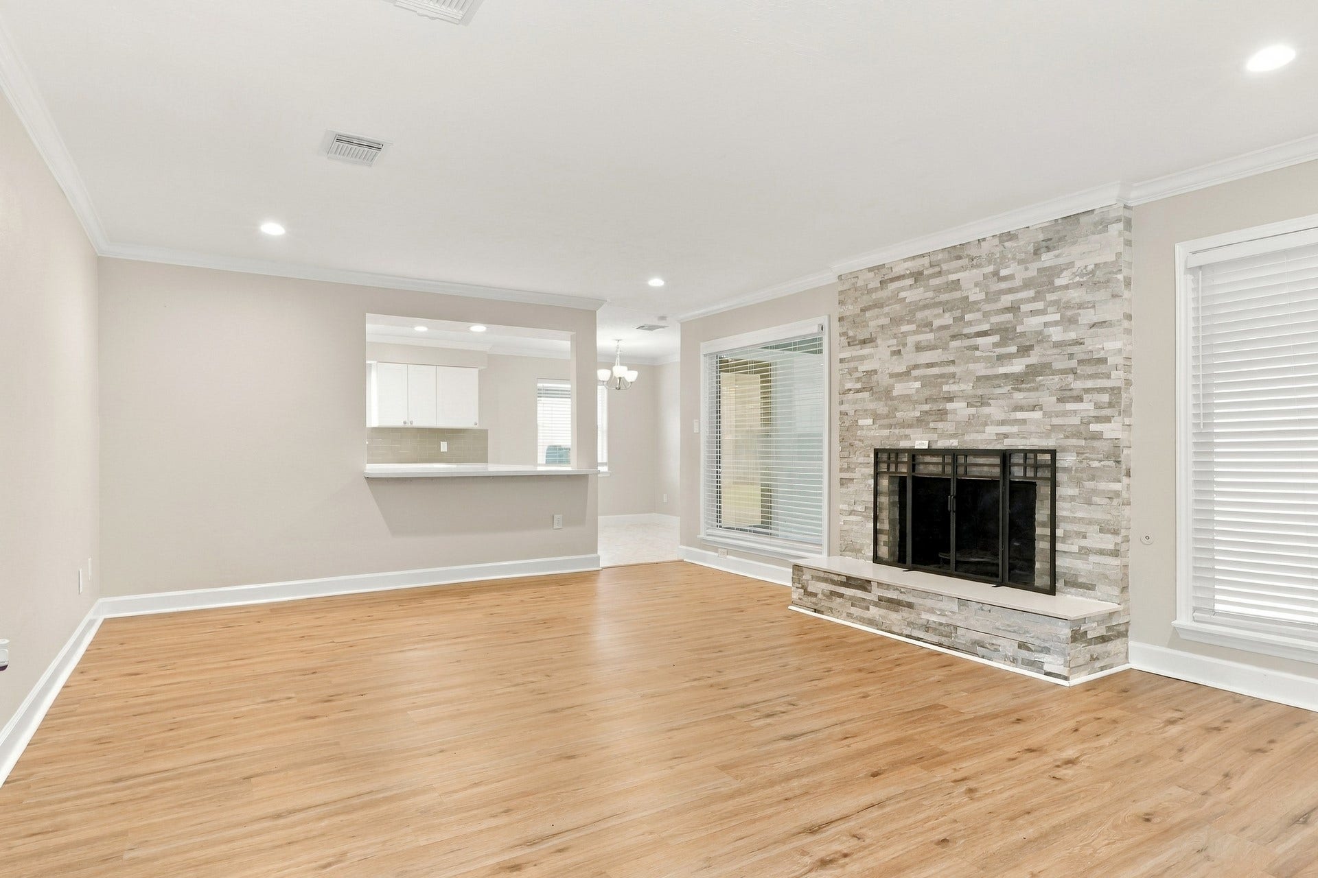 672 Ravensworth Drive, Conroe, TX 77302 672 Ravensworth Drive, Conroe, TX 77302