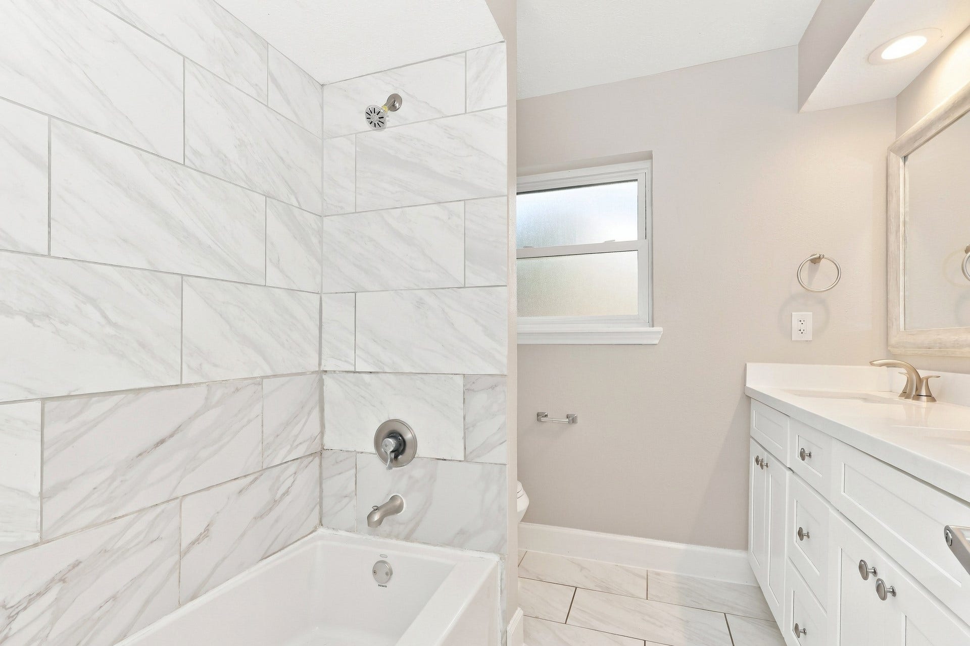 672 Ravensworth Drive, Conroe, TX 77302 672 Ravensworth Drive, Conroe, TX 77302