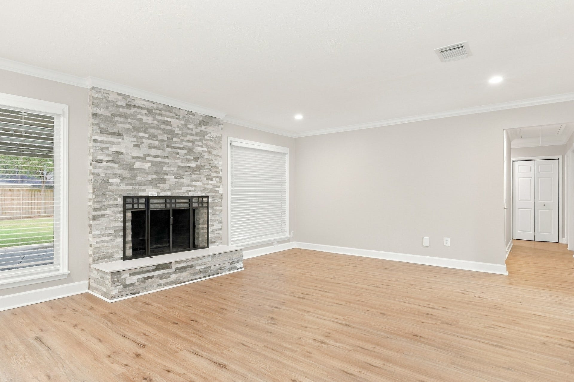 672 Ravensworth Drive, Conroe, TX 77302 672 Ravensworth Drive, Conroe, TX 77302