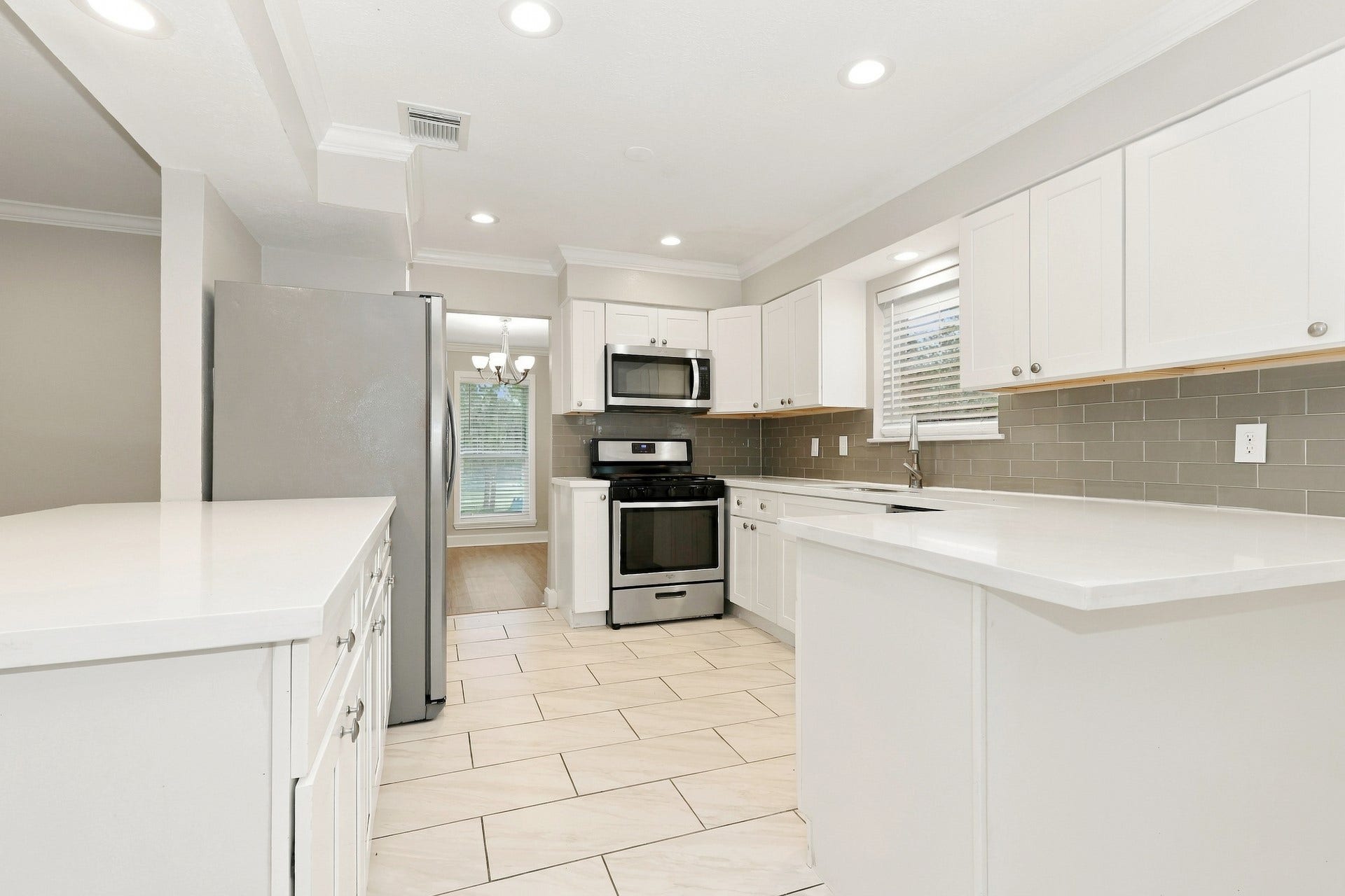 672 Ravensworth Drive, Conroe, TX 77302 672 Ravensworth Drive, Conroe, TX 77302